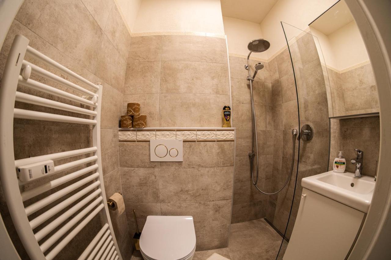 Flow Apartments Winkel Love Und Happiness Meran Buitenkant foto